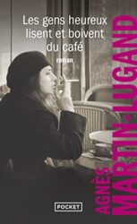 LES GENS HEUREUX LISENT ET BOIVENT DU CAFÉ